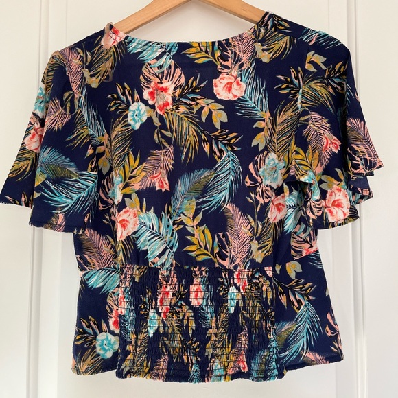 3/$30 Rewind S V-Neck Tie Front Floral Top with Elastic Back - Picture 4 of 6